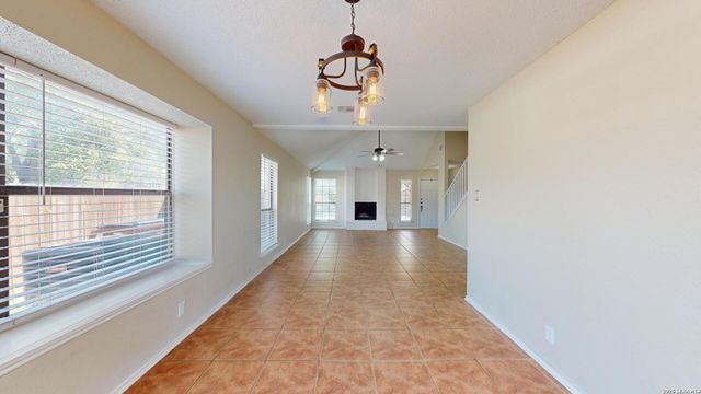 2210 MUDDY PEAK DR, San Antonio, TX 78245