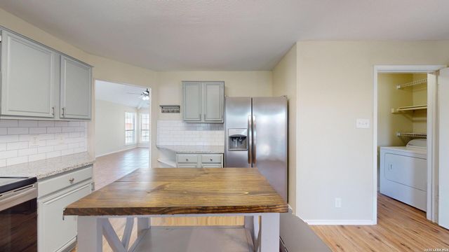 2210 MUDDY PEAK DR, San Antonio, TX 78245