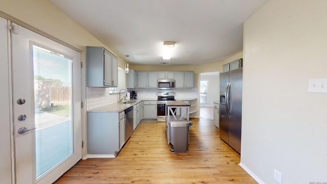 2210 MUDDY PEAK DR, San Antonio, TX 78245