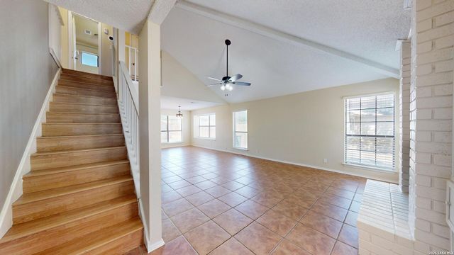 2210 MUDDY PEAK DR, San Antonio, TX 78245