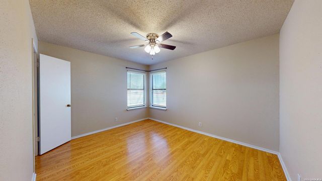 2210 MUDDY PEAK DR, San Antonio, TX 78245