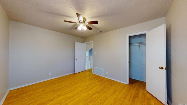 2210 MUDDY PEAK DR, San Antonio, TX 78245