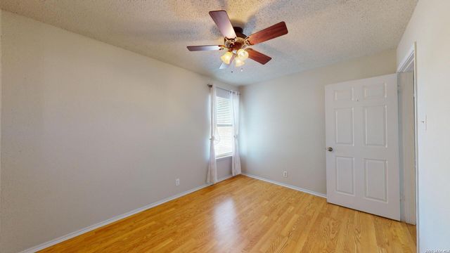 2210 MUDDY PEAK DR, San Antonio, TX 78245