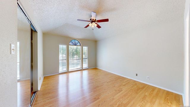 2210 MUDDY PEAK DR, San Antonio, TX 78245