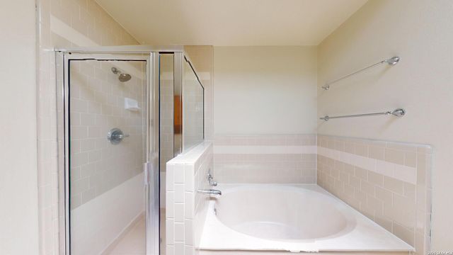 2210 MUDDY PEAK DR, San Antonio, TX 78245