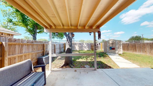 2210 MUDDY PEAK DR, San Antonio, TX 78245