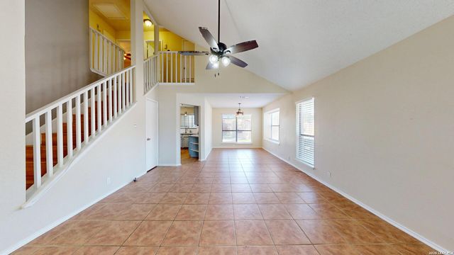 2210 MUDDY PEAK DR, San Antonio, TX 78245