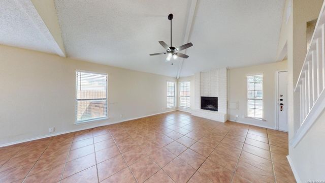 2210 MUDDY PEAK DR, San Antonio, TX 78245