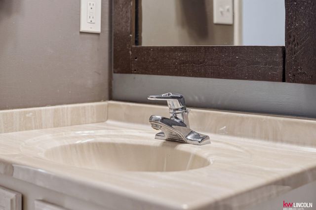 2516 NW 55Th Street, Lincoln, NE 68524