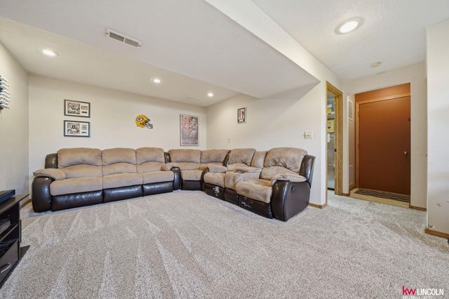 2516 NW 55Th Street, Lincoln, NE 68524