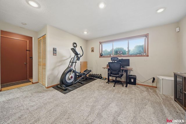 2516 NW 55Th Street, Lincoln, NE 68524