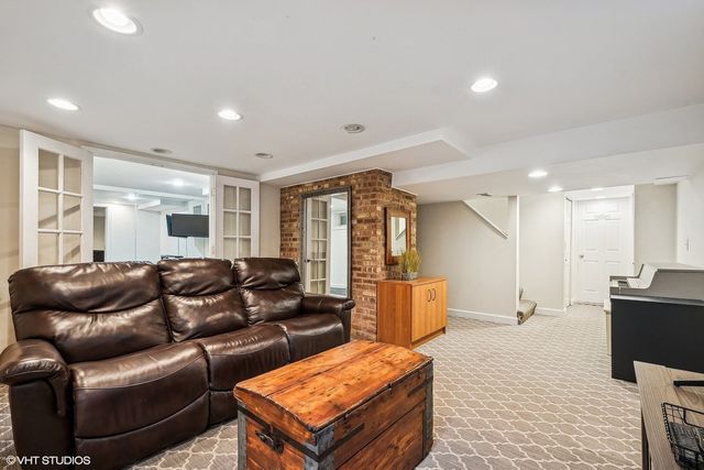 1754 Grove Street, Glenview, IL 60025