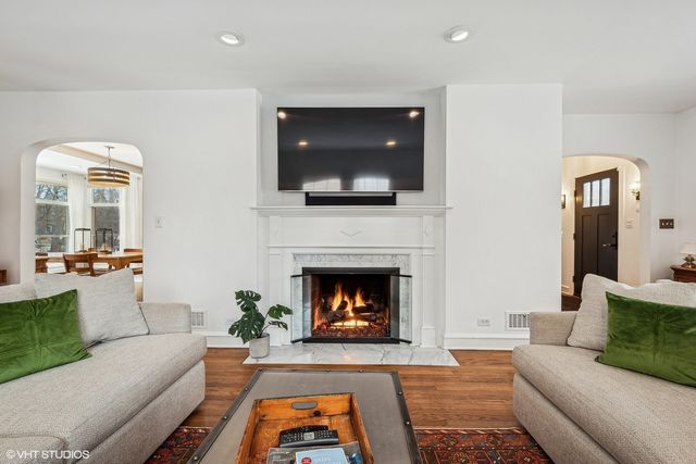1754 Grove Street, Glenview, IL 60025