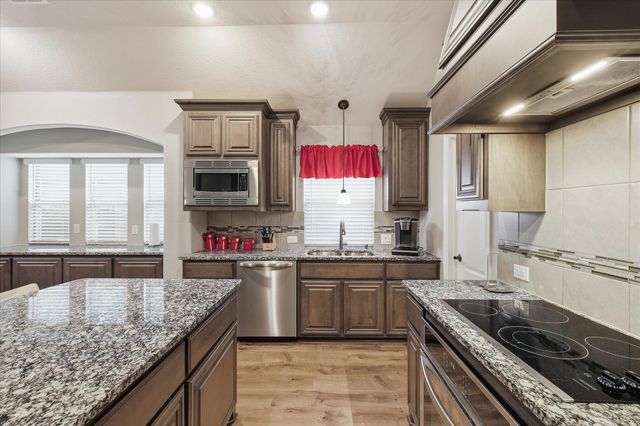 4204 Snowberry Lane, Crowley, TX 76036