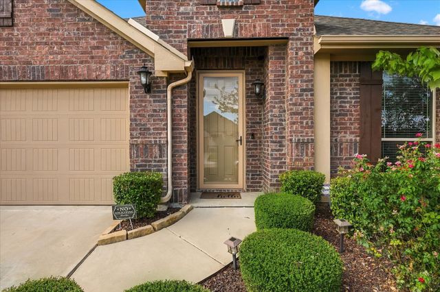 4204 Snowberry Lane, Crowley, TX 76036