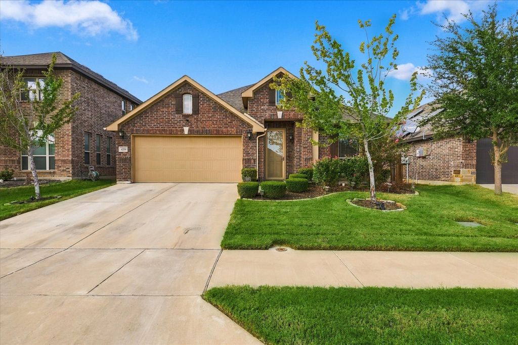 4204 Snowberry Lane, Crowley, TX 76036