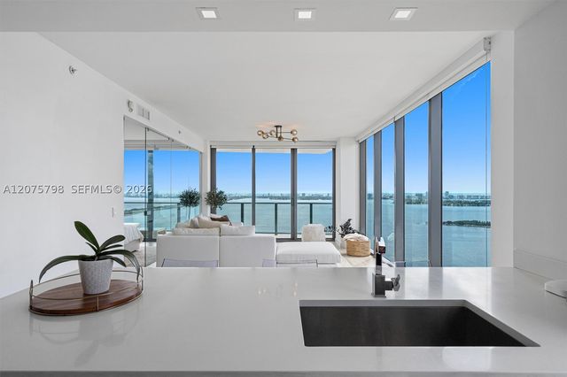 460 NE 28th St 3508, Miami, FL 33137