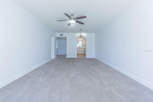 4595 CHANCELLOR STREET NE 109, St Petersburg, FL 33703