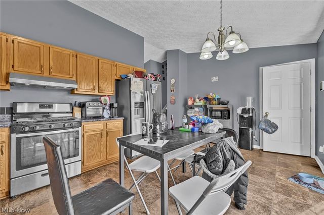 685 W Lake Street, Ravenna, OH 44266