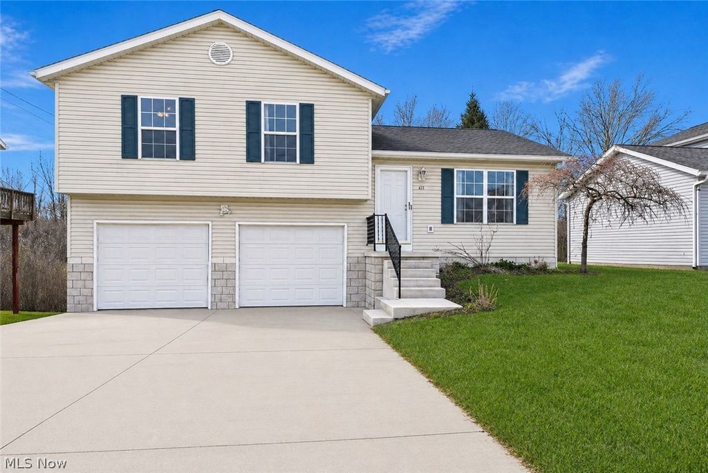 685 W Lake Street, Ravenna, OH 44266