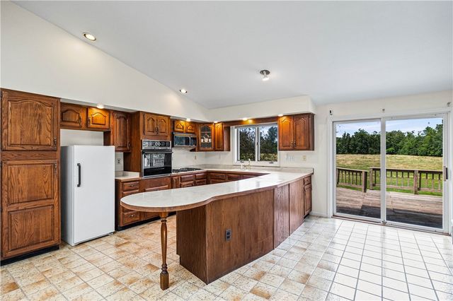 86 Peck Road, Greece, NY 14468