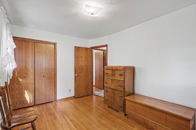 913 7th Avenue E, Shakopee, MN 55379