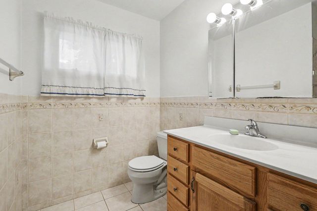 913 7th Avenue E, Shakopee, MN 55379