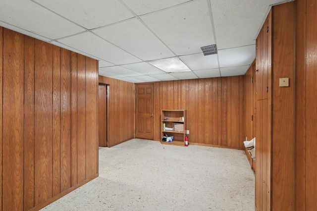 913 7th Avenue E, Shakopee, MN 55379