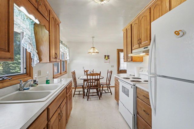 913 7th Avenue E, Shakopee, MN 55379