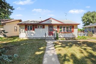 913 7th Avenue E, Shakopee, MN 55379