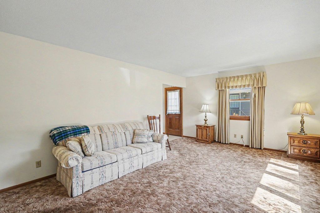 913 7th Avenue E, Shakopee, MN 55379 — photo 4