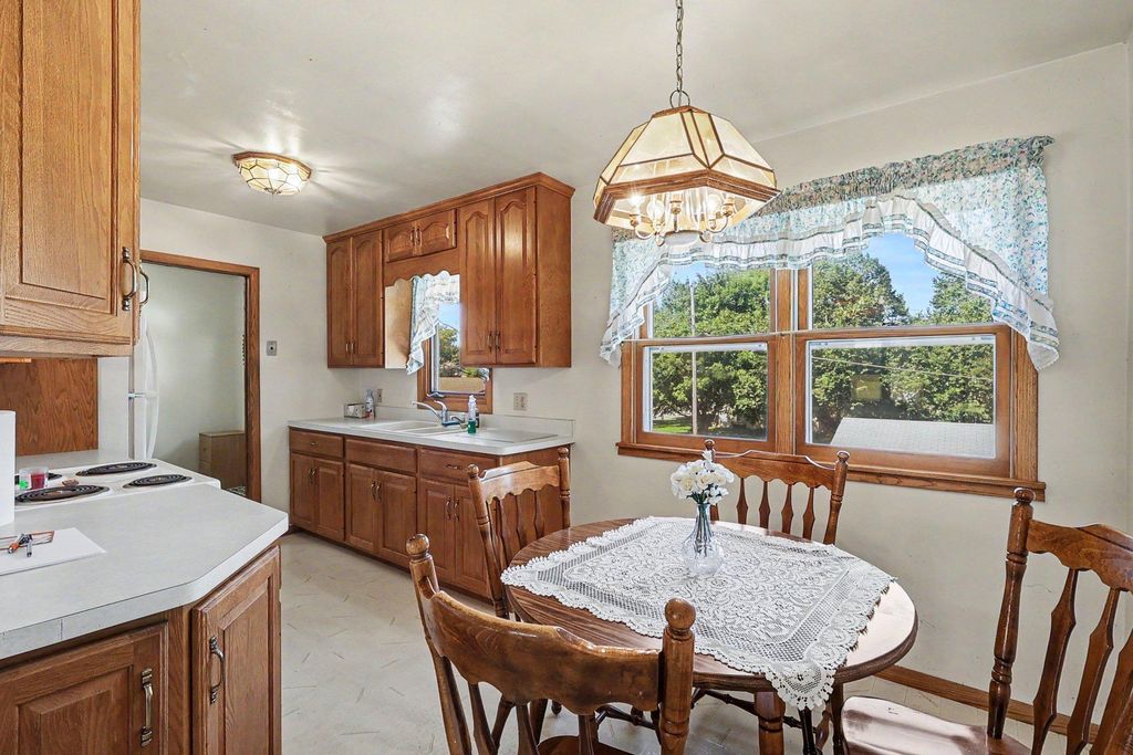 913 7th Avenue E, Shakopee, MN 55379 — photo 5