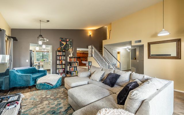 10260 E Buffaloberry Loop, Tucson, AZ 85748