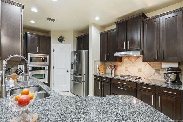 18118 Resort View, San Antonio, TX 78255