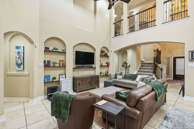 18118 Resort View, San Antonio, TX 78255