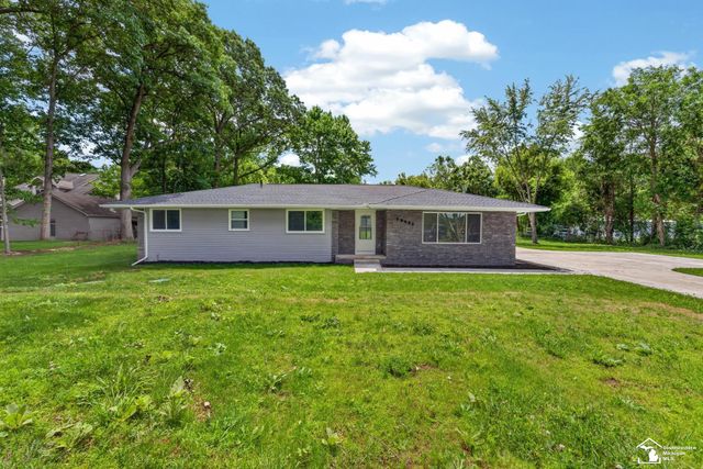29055 Bredow Avenue, Huron Twp, MI 48174