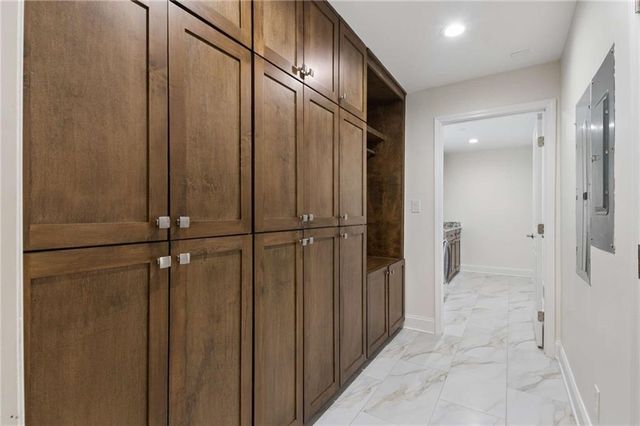 2383 Riverglenn Circle, Atlanta, GA 30338