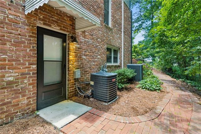 2383 Riverglenn Circle, Atlanta, GA 30338