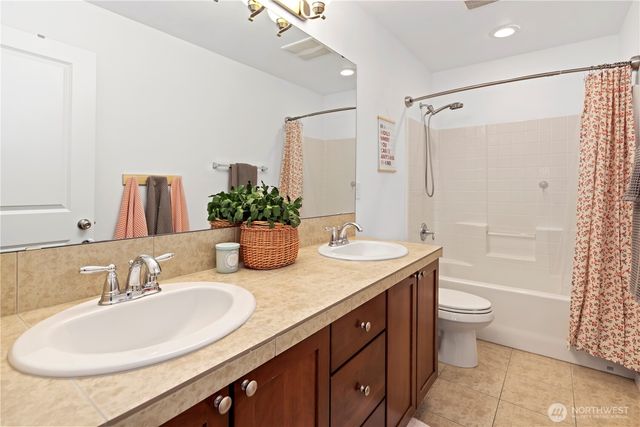 9306 Nye Avenue SE, Snoqualmie, WA 98065