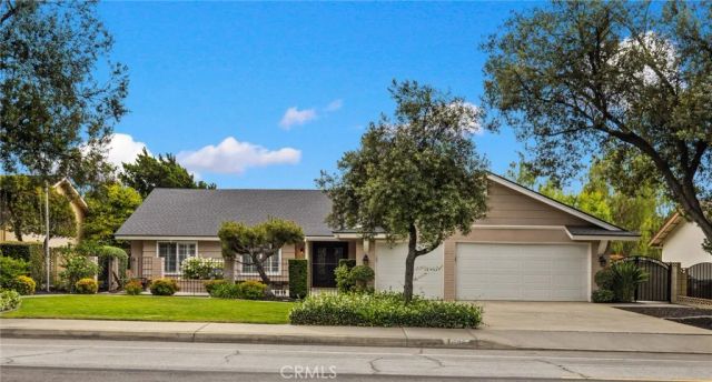 264 E Radcliffe Drive, Claremont, CA 91711