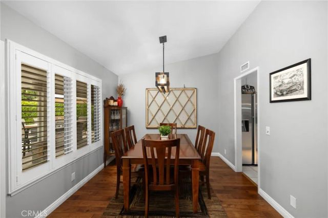 264 E Radcliffe Drive, Claremont, CA 91711