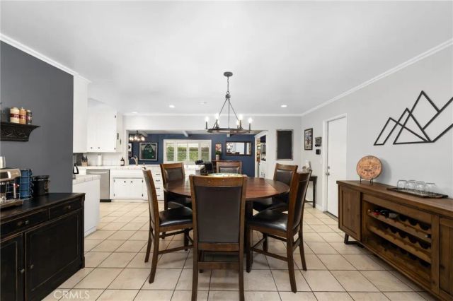 264 E Radcliffe Drive, Claremont, CA 91711