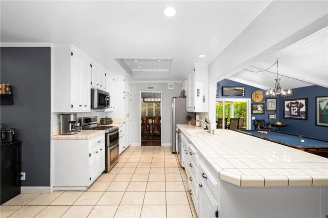 264 E Radcliffe Drive, Claremont, CA 91711