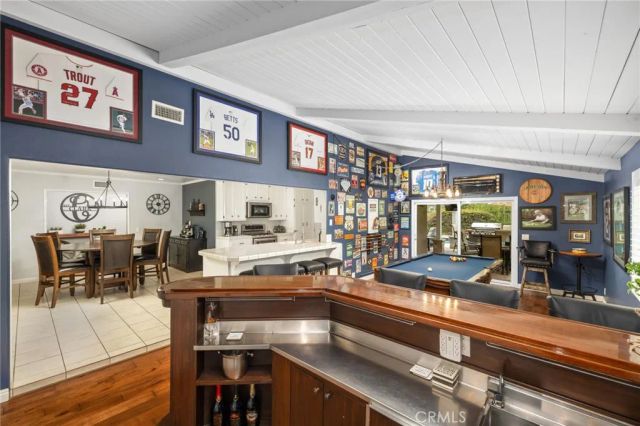 264 E Radcliffe Drive, Claremont, CA 91711