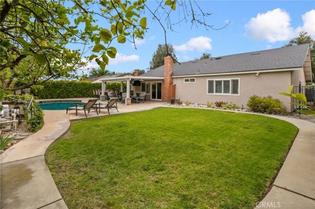264 E Radcliffe Drive, Claremont, CA 91711