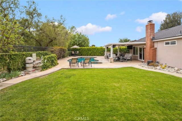 264 E Radcliffe Drive, Claremont, CA 91711