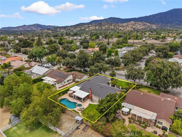264 E Radcliffe Drive, Claremont, CA 91711