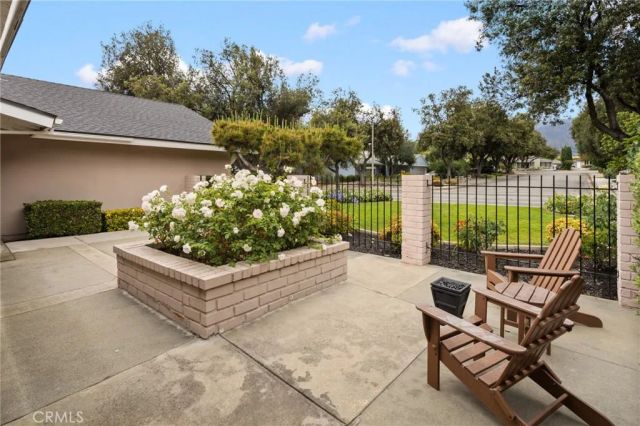 264 E Radcliffe Drive, Claremont, CA 91711