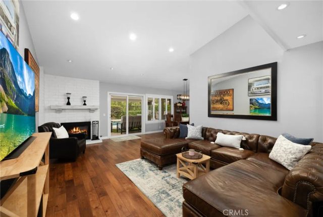 264 E Radcliffe Drive, Claremont, CA 91711