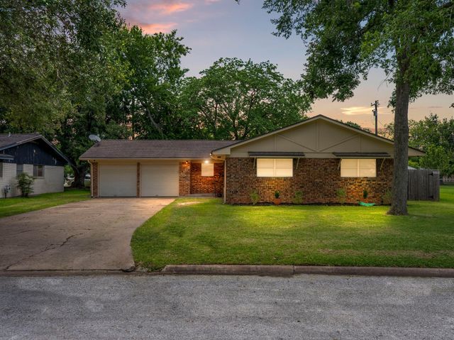 4108 Crescent Drive, Bay City, TX 77414